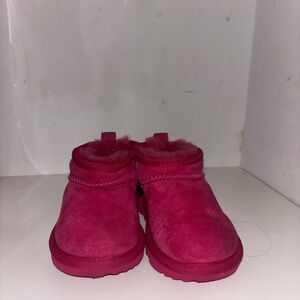 UGG Kids Boots in Bright Pink